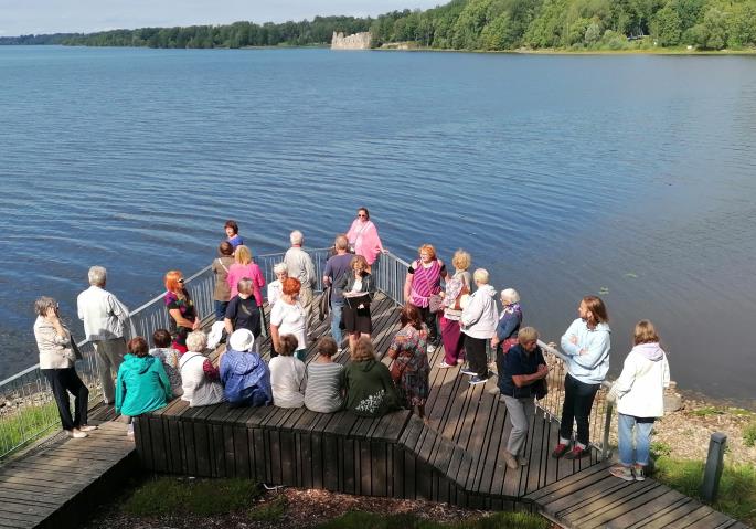 lasītāju ekskursija 2023. Likteņdārzā